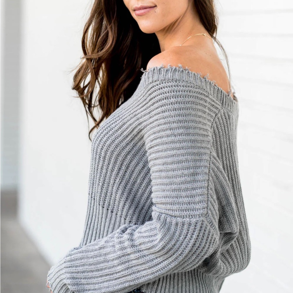 Stylish Gray Off-Shoulder Sweater vneck tops
